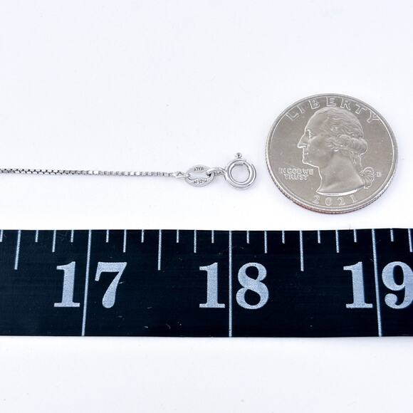 Vintage Italy Sterling Silver 925 0.8mm Box Chain Necklace 18" - Picture 2 of 3